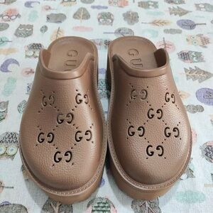 Gucci Leather Slippers